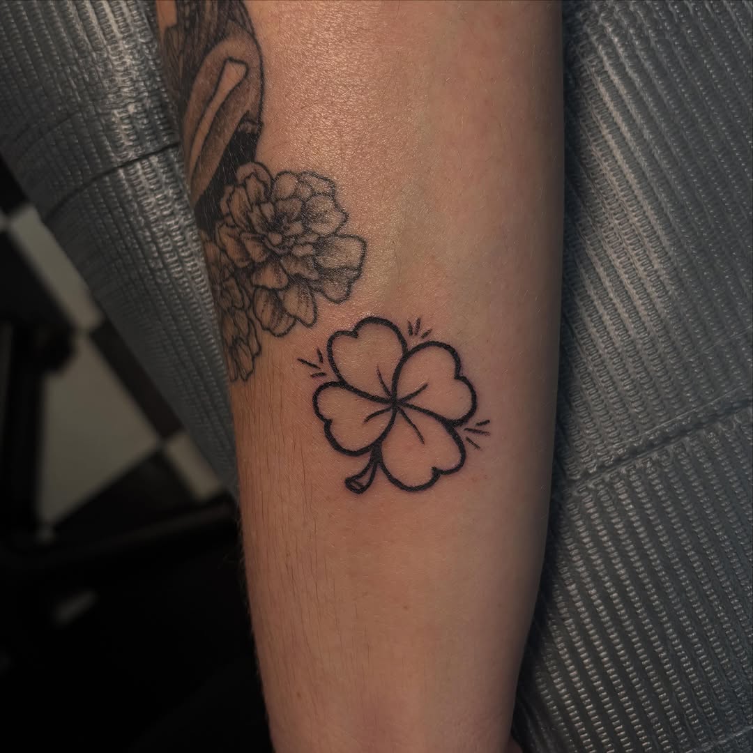 Tattoo by @toothandnailtats — fine_line