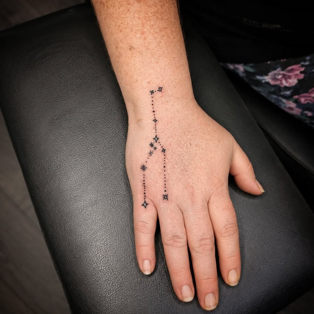 Tattoo by @baris.tattoos — fine_line, minimalist
