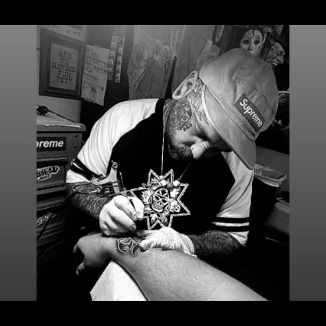 Tattoo by @matheltonisrad — blackwork