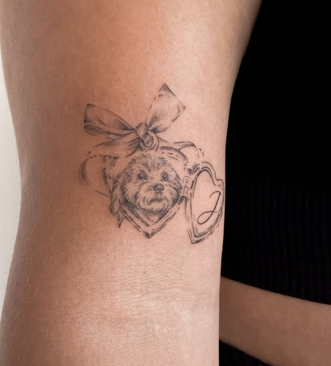 Tattoo by @hellymarch_tattoo โ fine_line