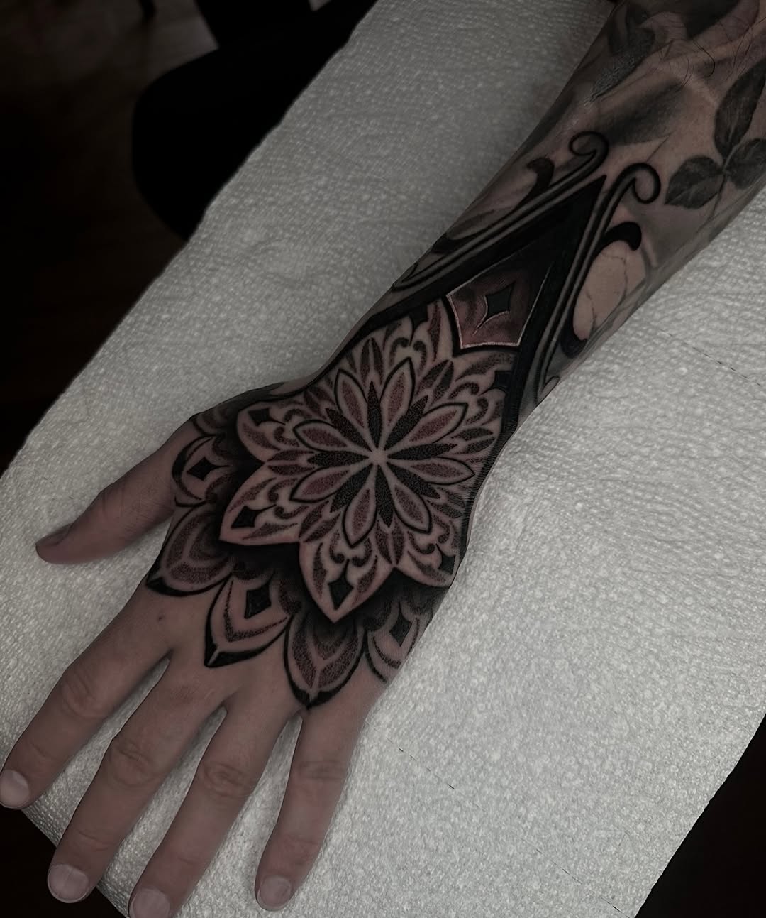 Tattoo by @alexx.arte โ geometric, dotwork