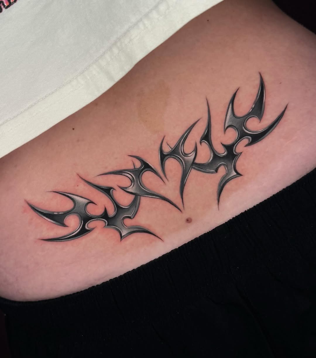 Tattoo by @melanytattoos — blackwork