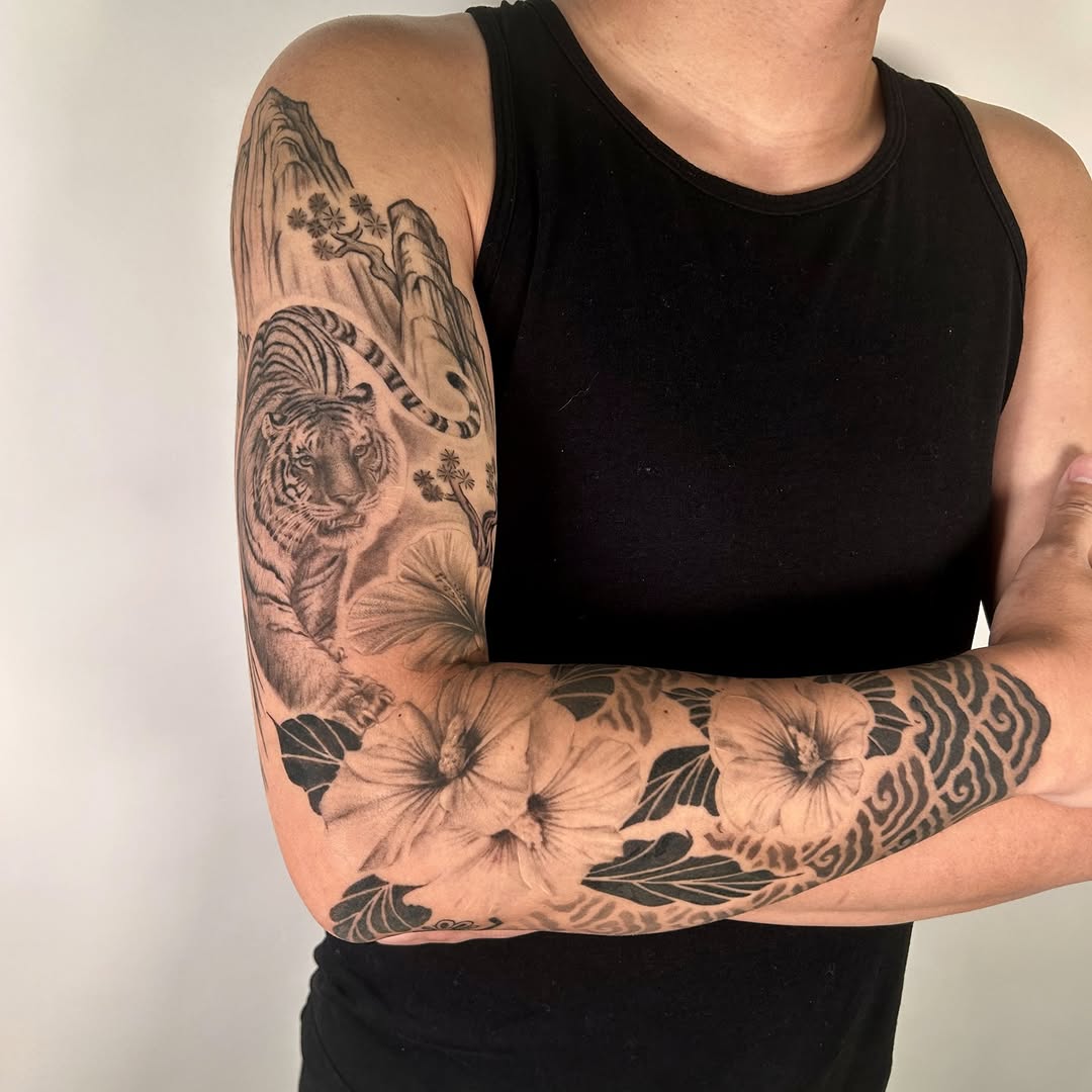 Tattoo by @long.tea_tattooer — black_and_grey