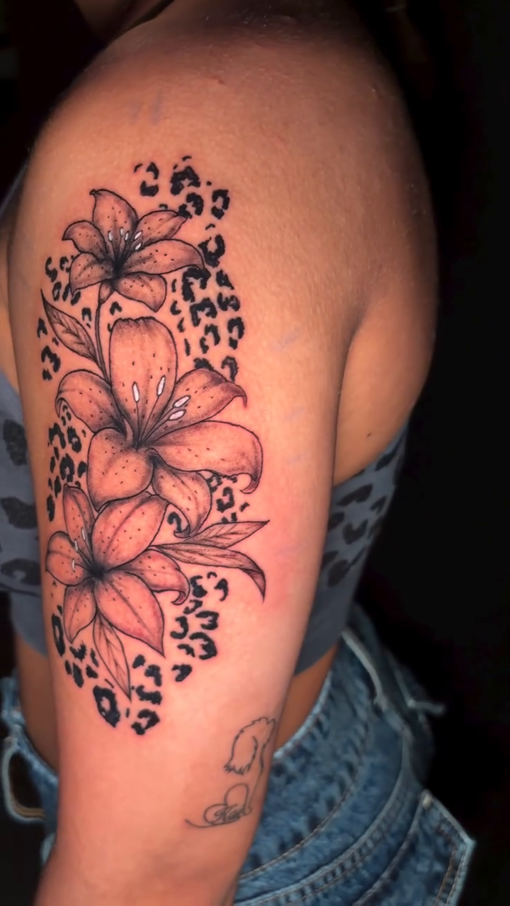 Tattoo by @getmoneetattz โ black_and_grey