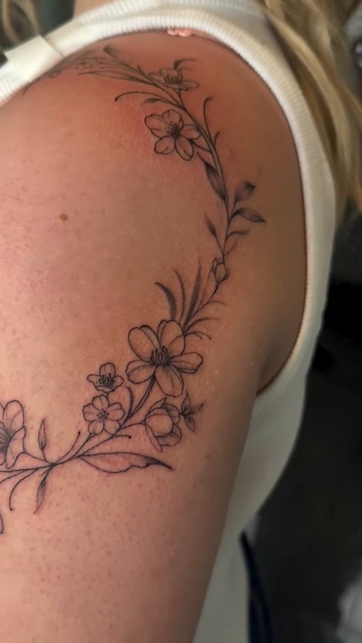 Tattoo by @aj.tattoos.piercings — fine_line