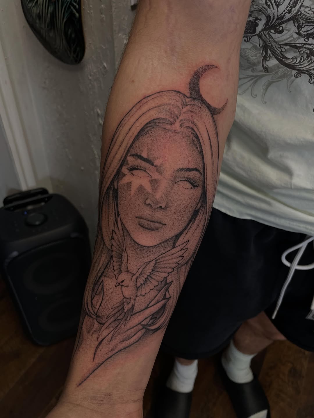 Tattoo by @_sinnertattoos โ fine_line, black_and_grey