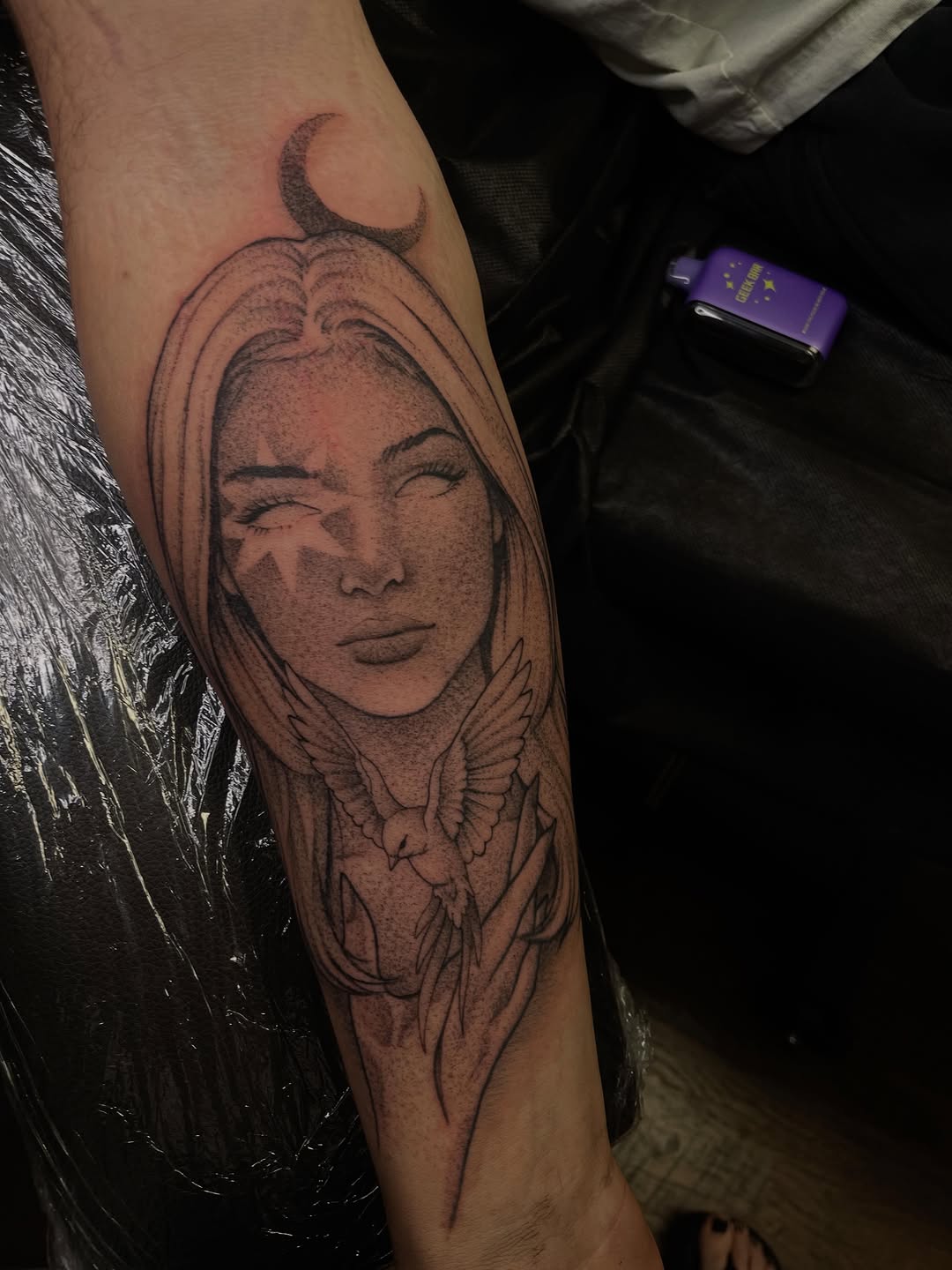 Tattoo by @_sinnertattoos โ black_and_grey, dotwork