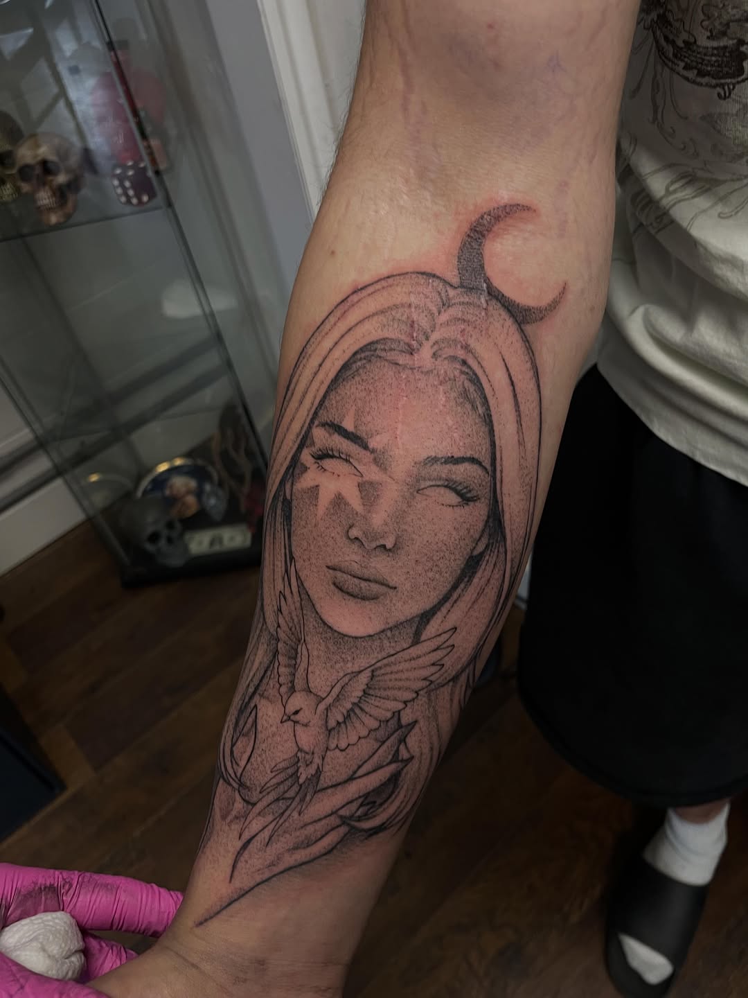 Tattoo by @_sinnertattoos โ black_and_grey, realism