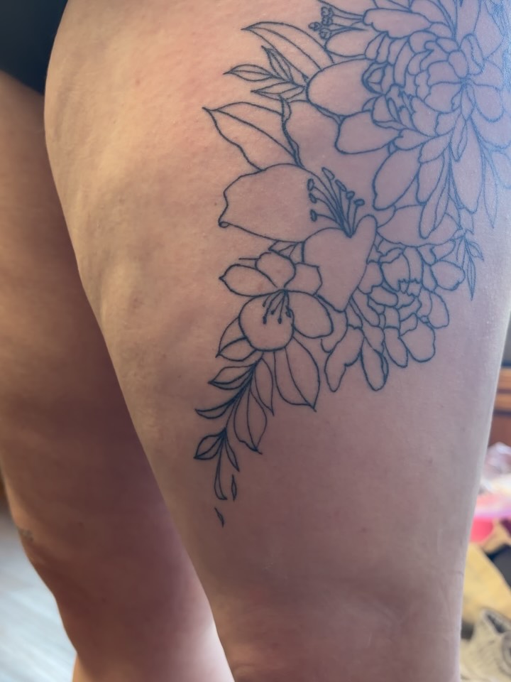 Tattoo by @inkbymichiii — fine_line