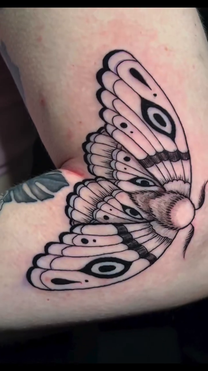 Tattoo by @emilybee_tattoos — black_and_grey, realism