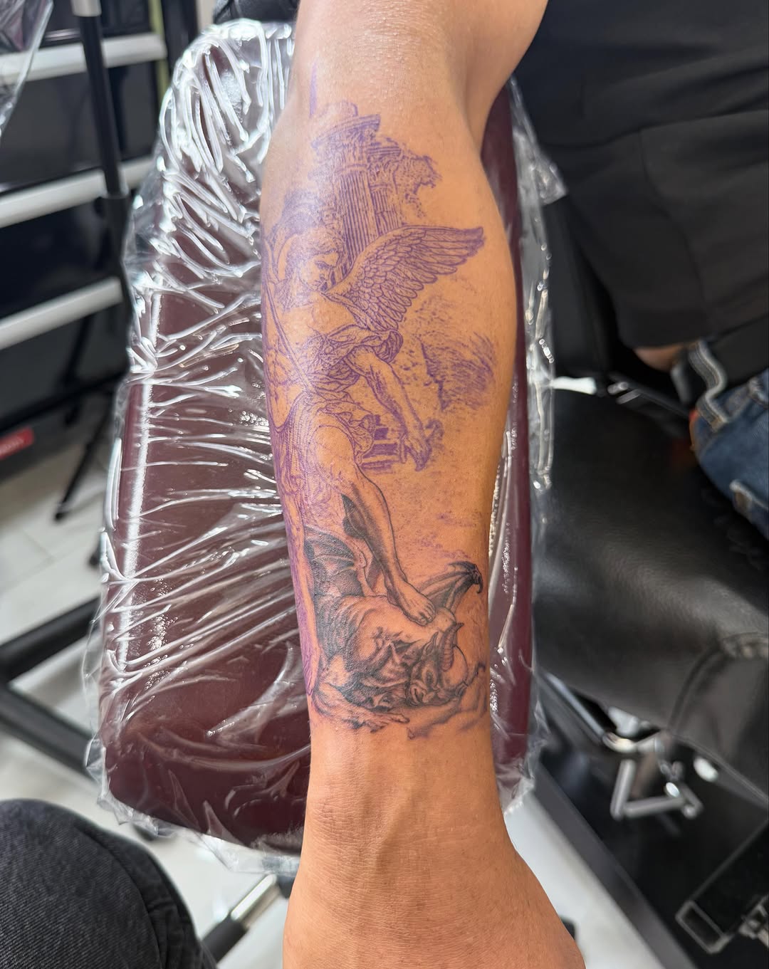Tattoo by @chelaarte — realism, black_and_grey