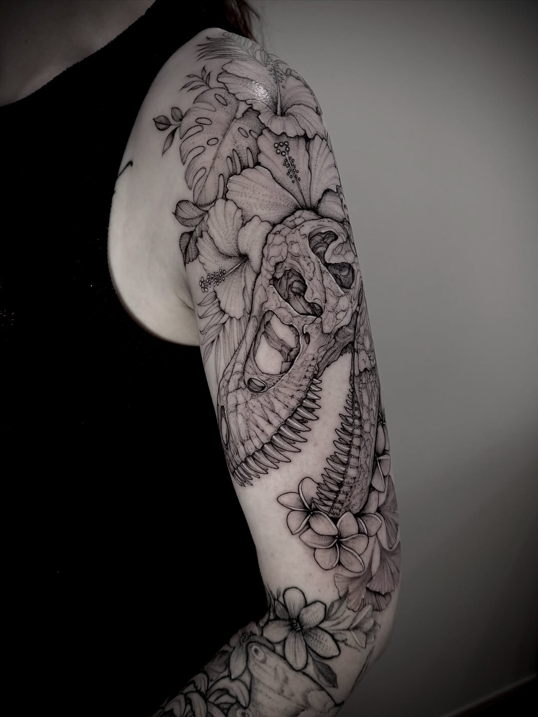 Tattoo by @botanicalbodyart β blackwork