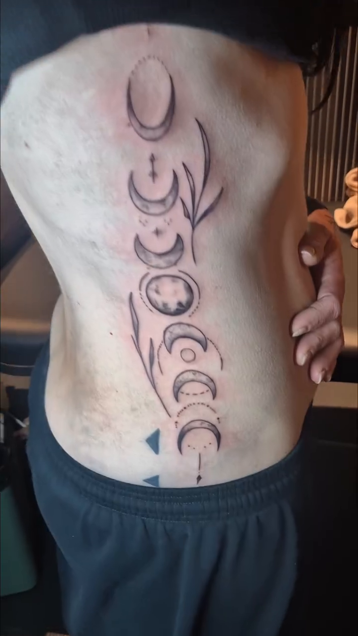 Tattoo by @sooz_xpntl — blackwork, geometric