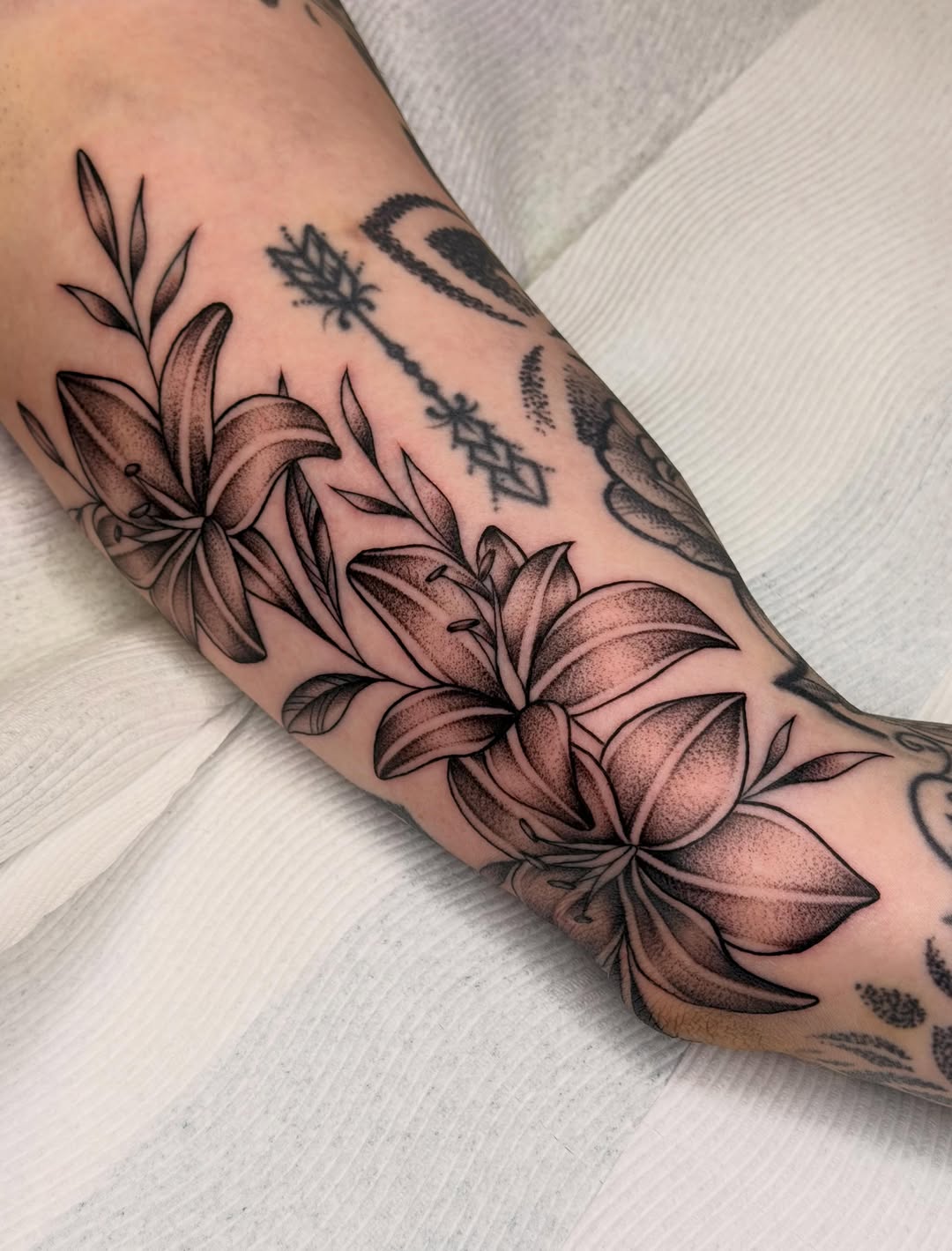 Tattoo by @nadiacallahan โ black_and_grey, illustrative