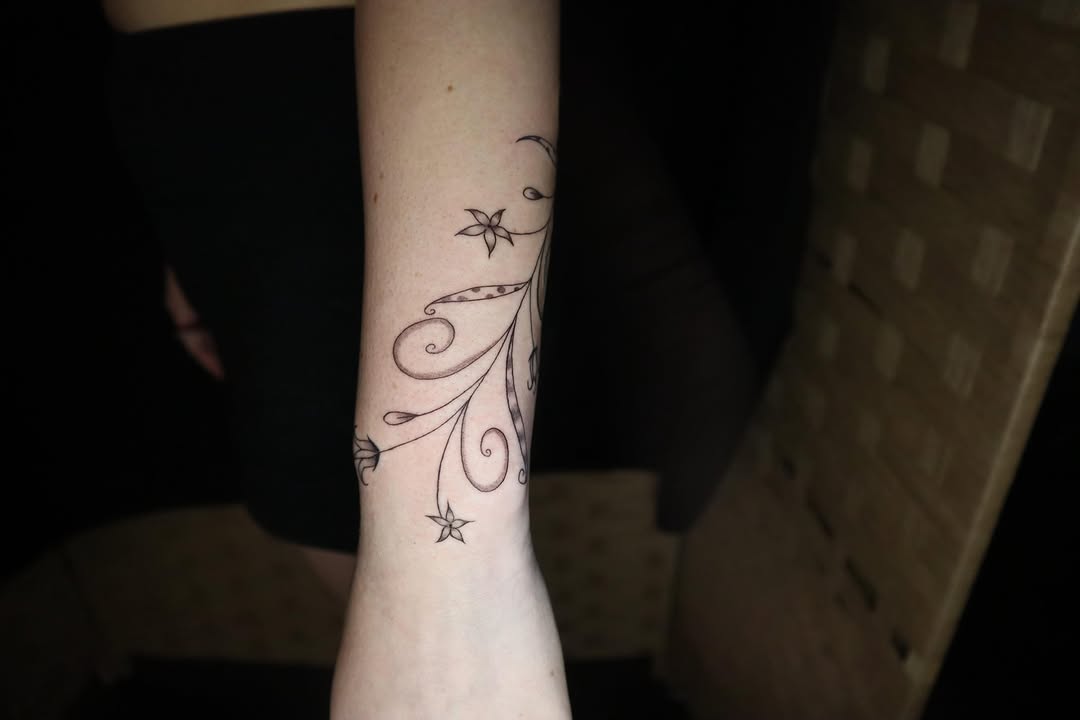 Tattoo by @inkanimalsart — fine_line