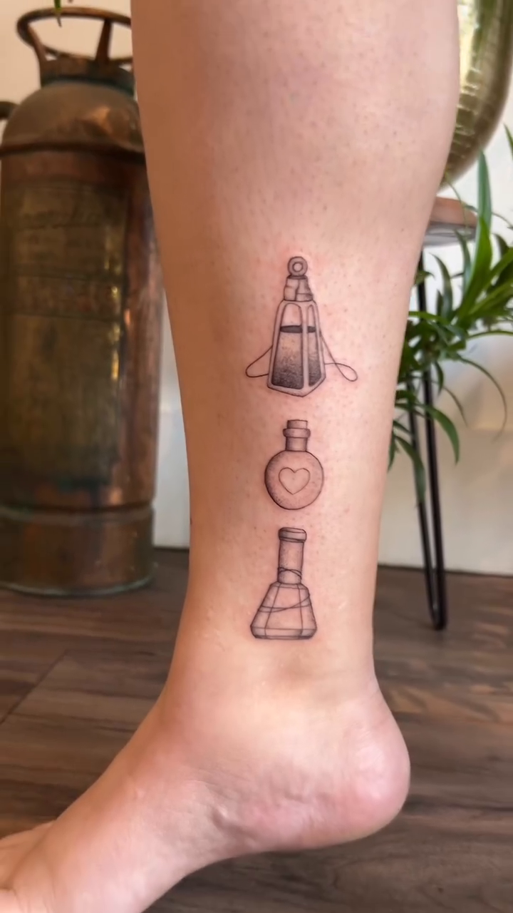 Tattoo by @emsky_ink โ fine_line
