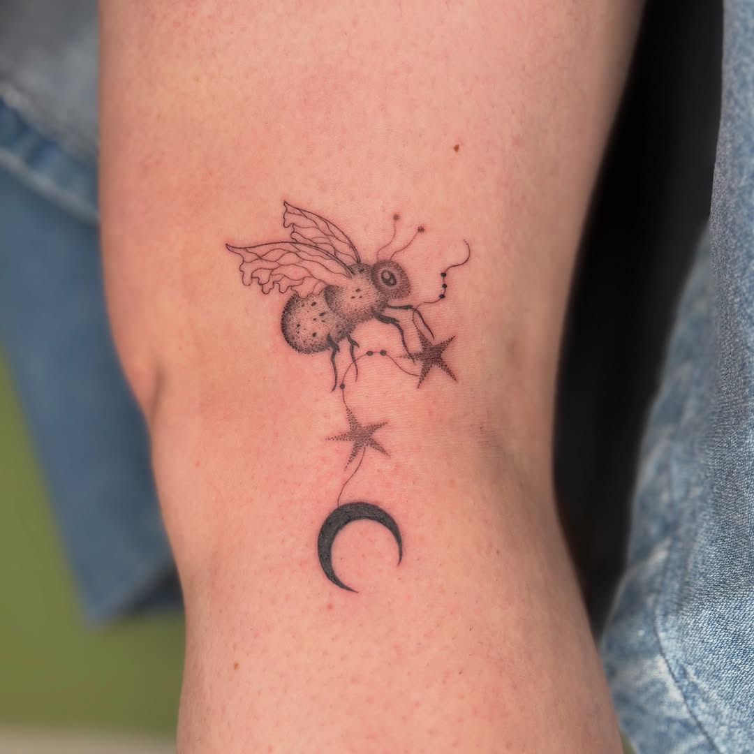 Tattoo by @shybirdtattoo β fine_line