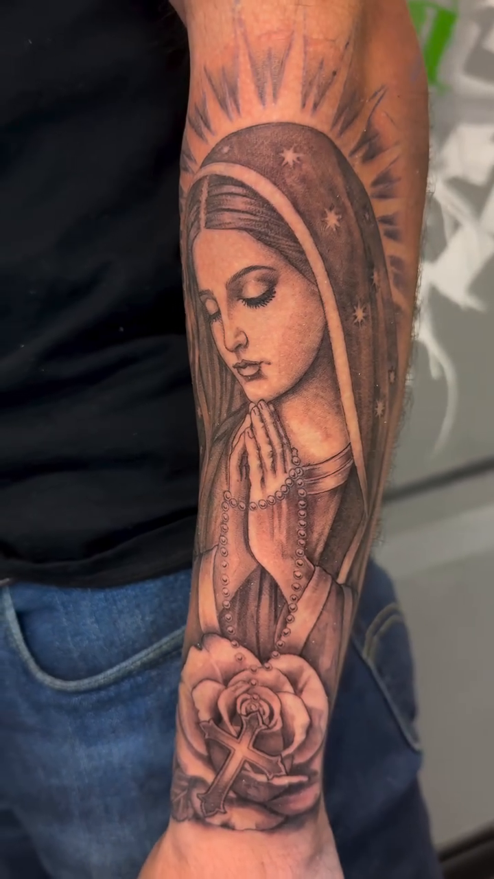 Tattoo by @jesstattooz — black_and_grey, realism