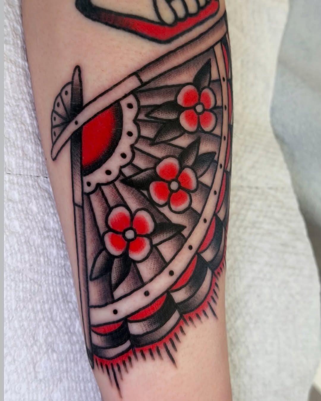 Tattoo by @biancafeliciamaria — american_traditional, illustrative