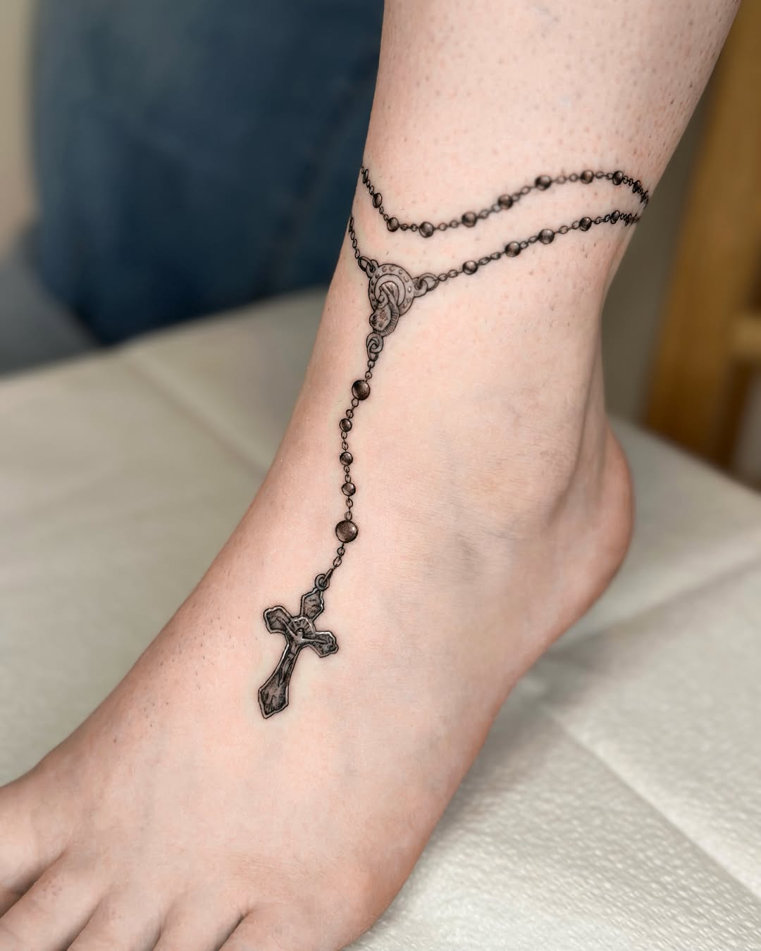 Tattoo by @laurenroseink — black_and_grey, illustrative