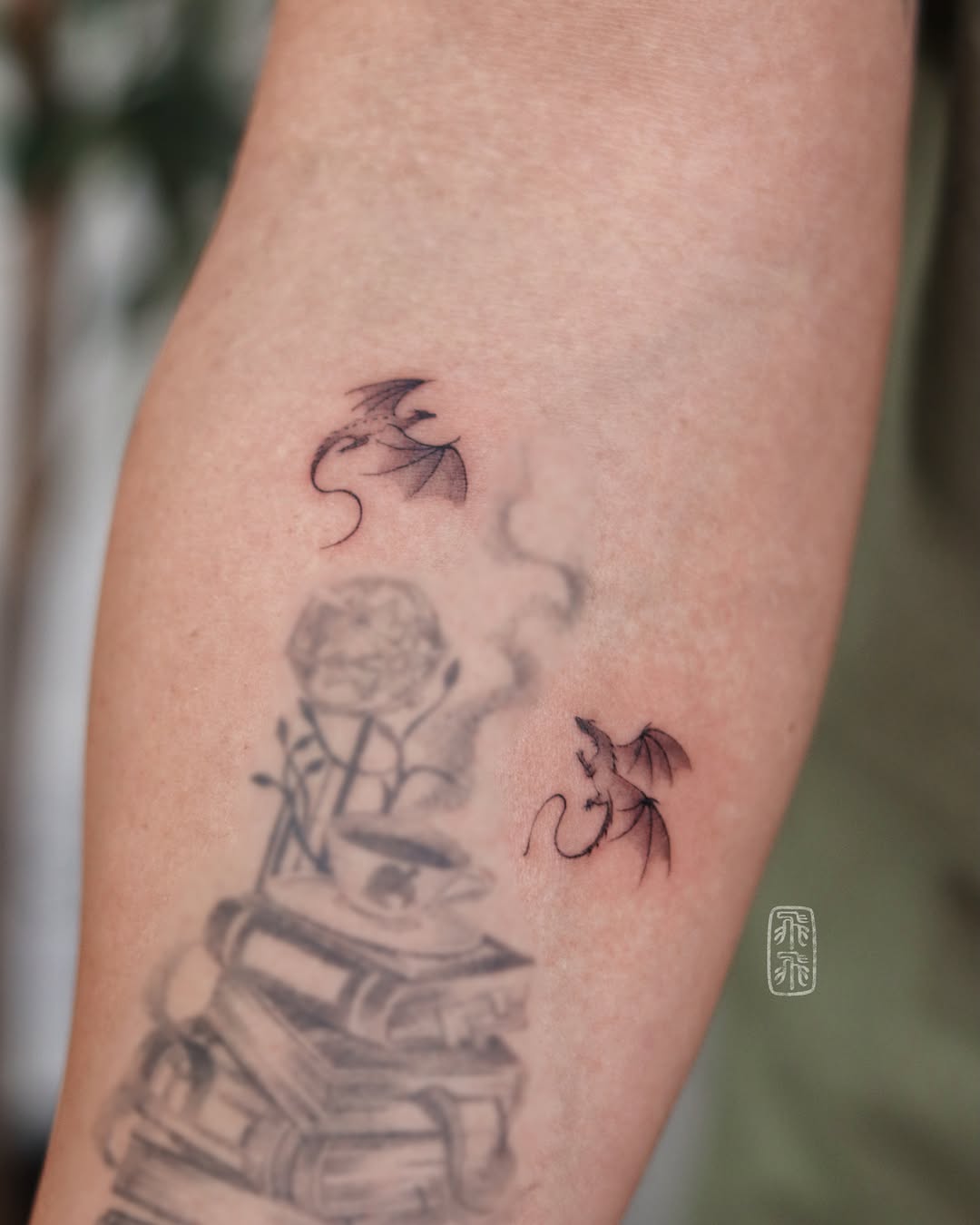 Tattoo by @phoebe_doartink — fine_line, minimalist