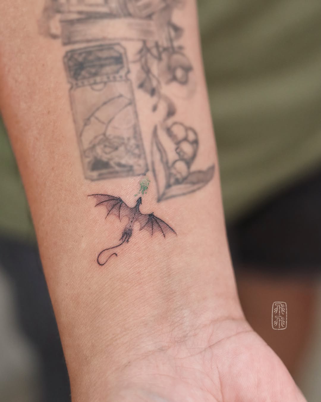 Tattoo by @phoebe_doartink — fine_line, minimalist