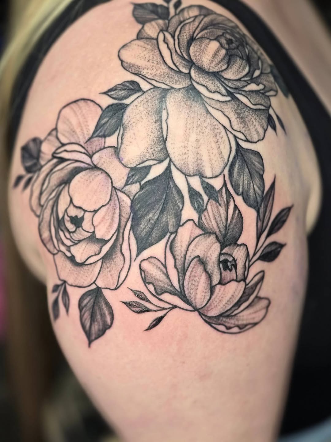 Tattoo by @rachel.tattoos โ black_and_grey, dotwork