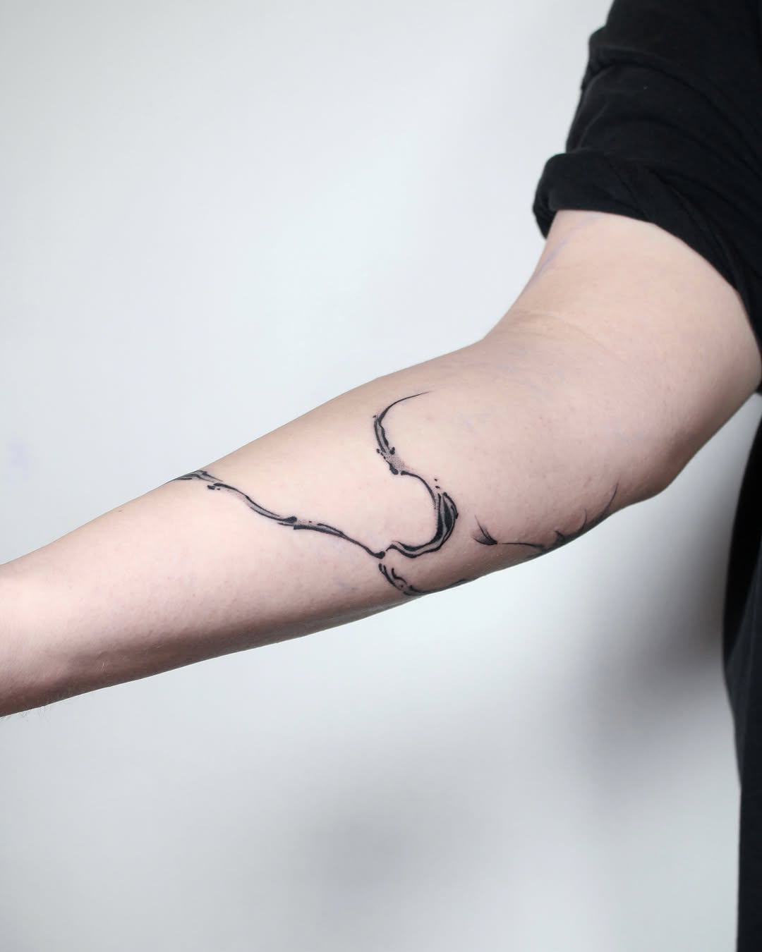 Tattoo by @tatpiaooo — illustrative, fine_line