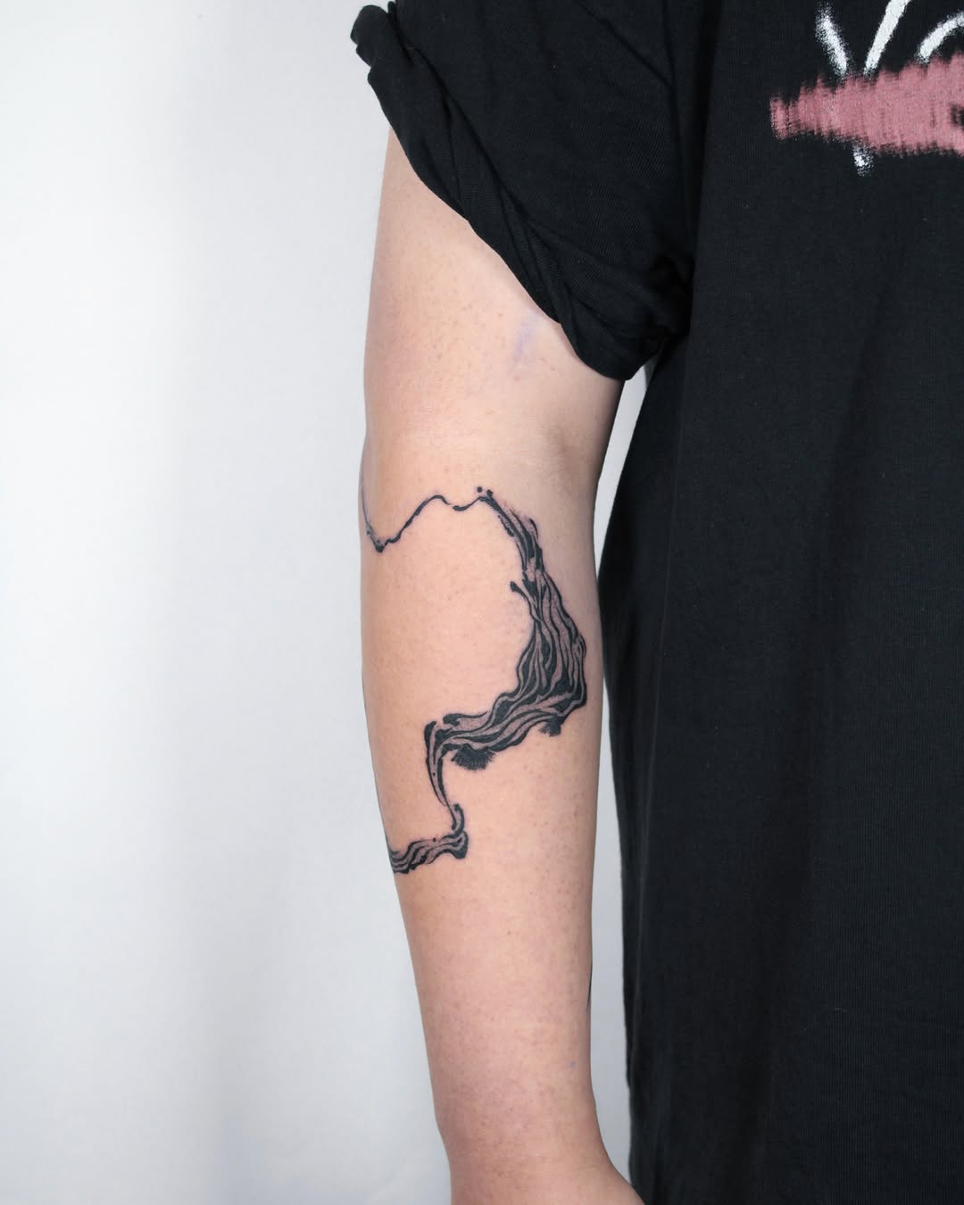 Tattoo by @tatpiaooo — illustrative, blackwork