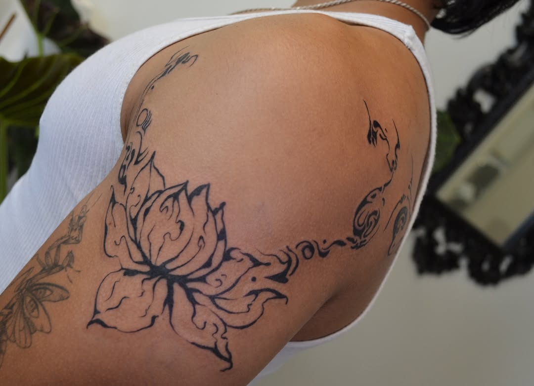 Tattoo by @vulgarviolets — blackwork, ornamental
