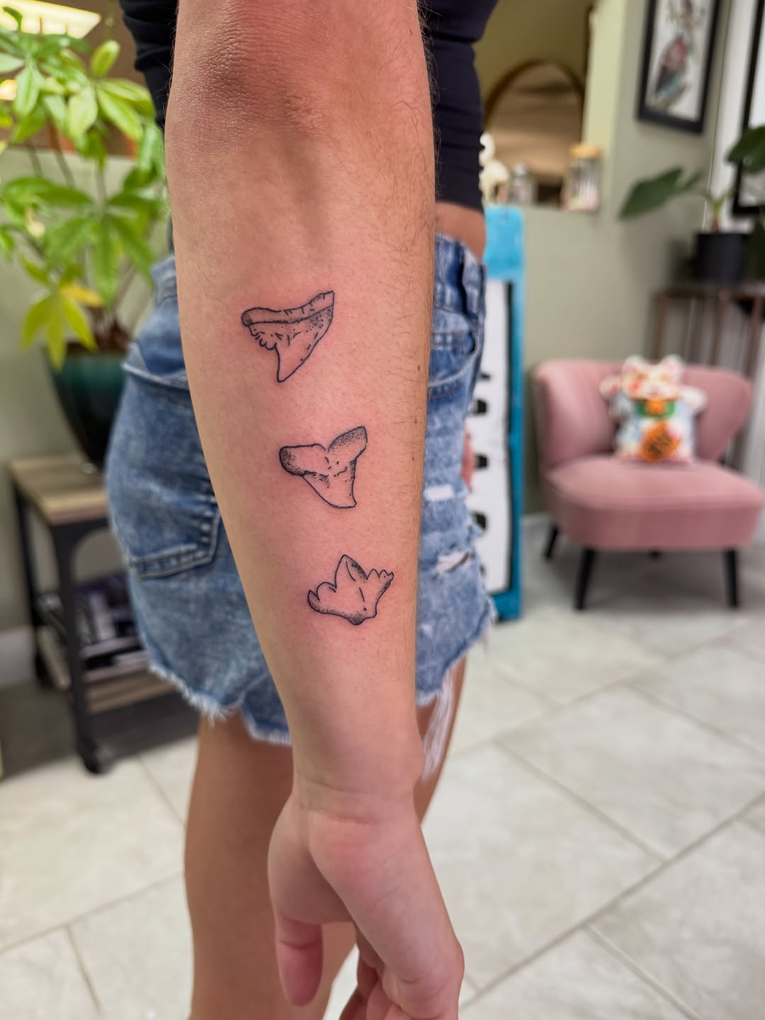 Tattoo by @lindsay.tattoos — fine_line, minimalist