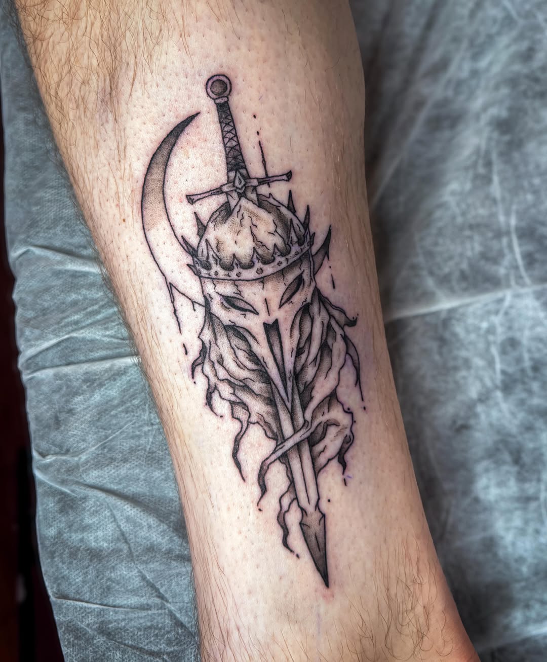 Tattoo by @ashleyyplatt.tattoos — blackwork