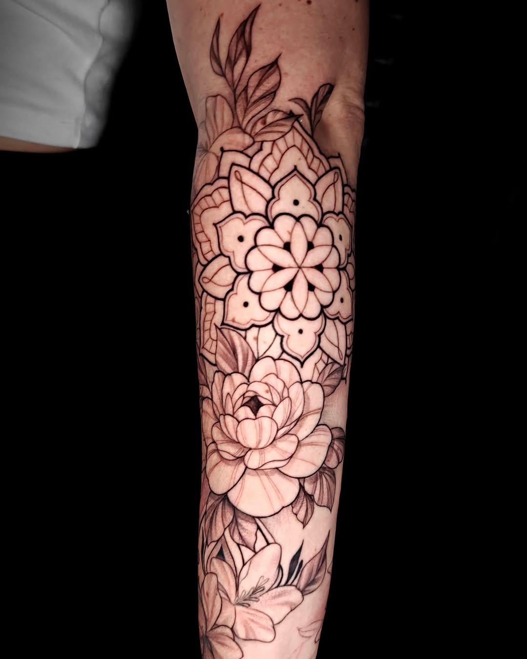 Tattoo by @erikespinozac — illustrative, black_and_grey