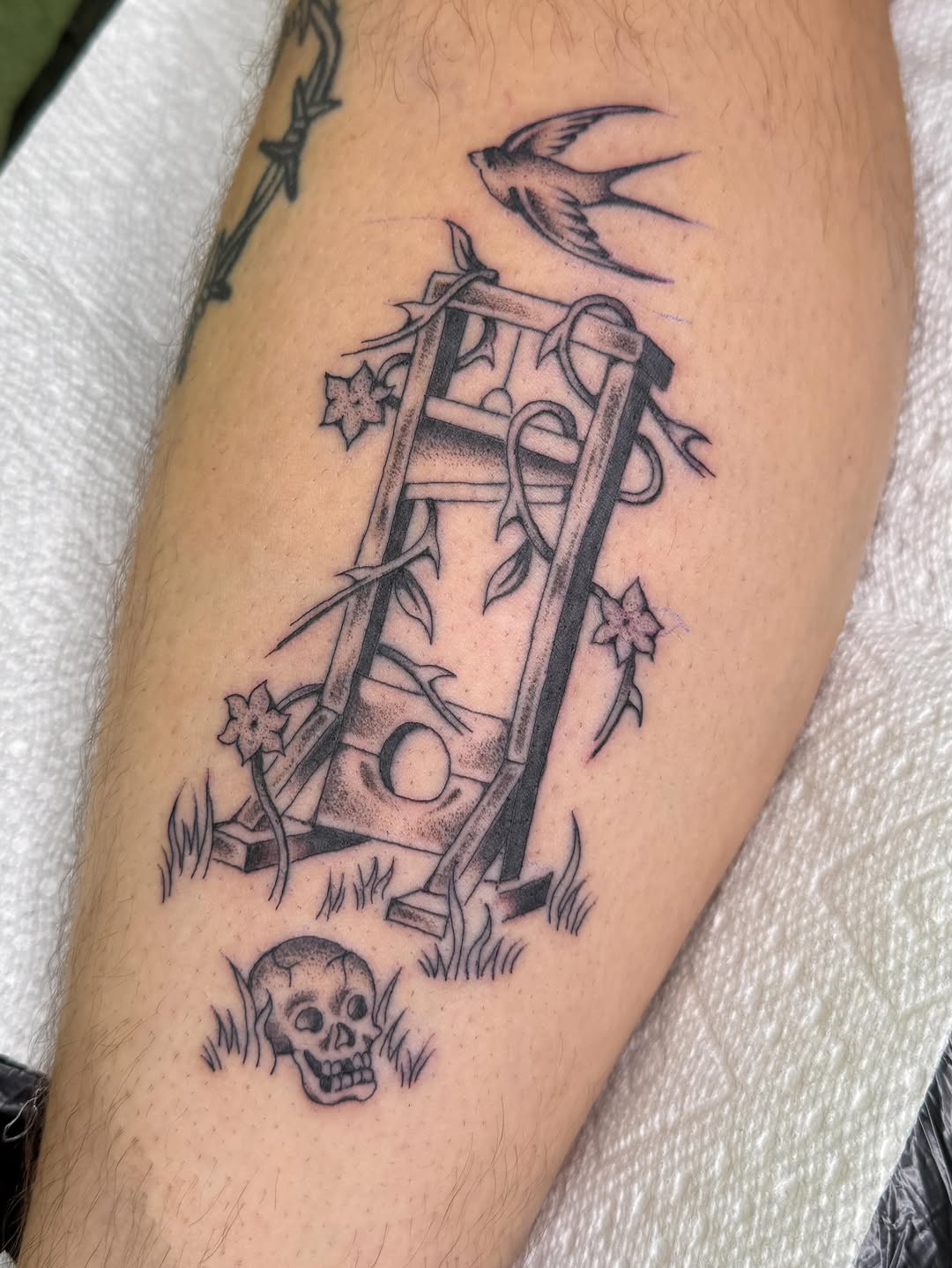 Tattoo by @rinoski.tattoo — american_traditional, illustrative