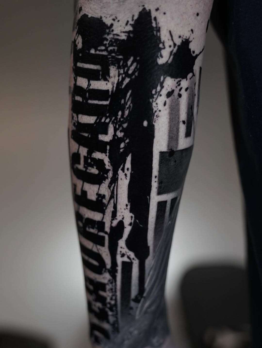Tattoo by @facundogiltattoo — blackwork, trash_polka