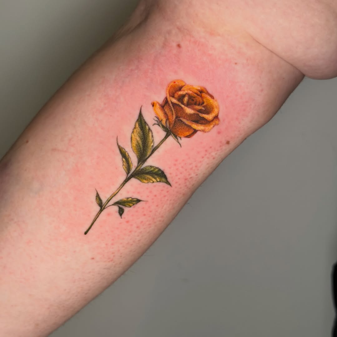 Tattoo by @artbyalyssacarbonara — realism, fine_line