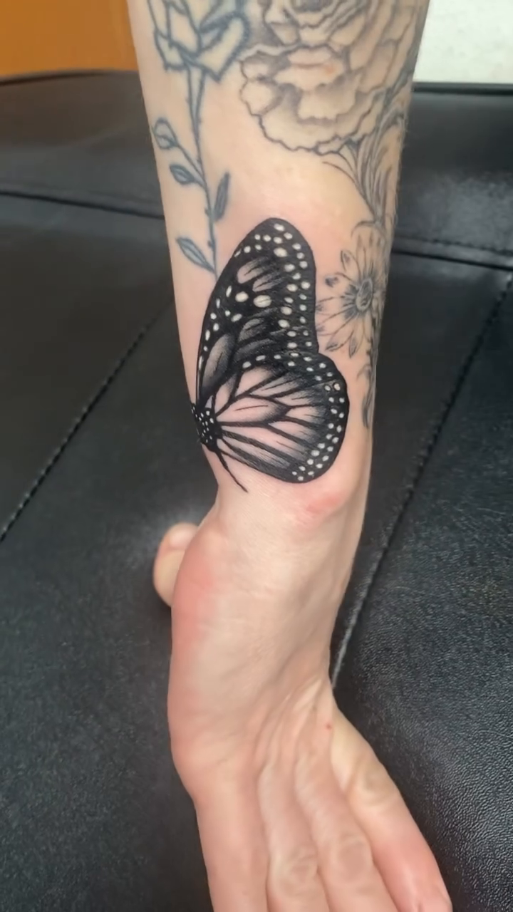 Tattoo by @madtimtattoos — fine_line, realism