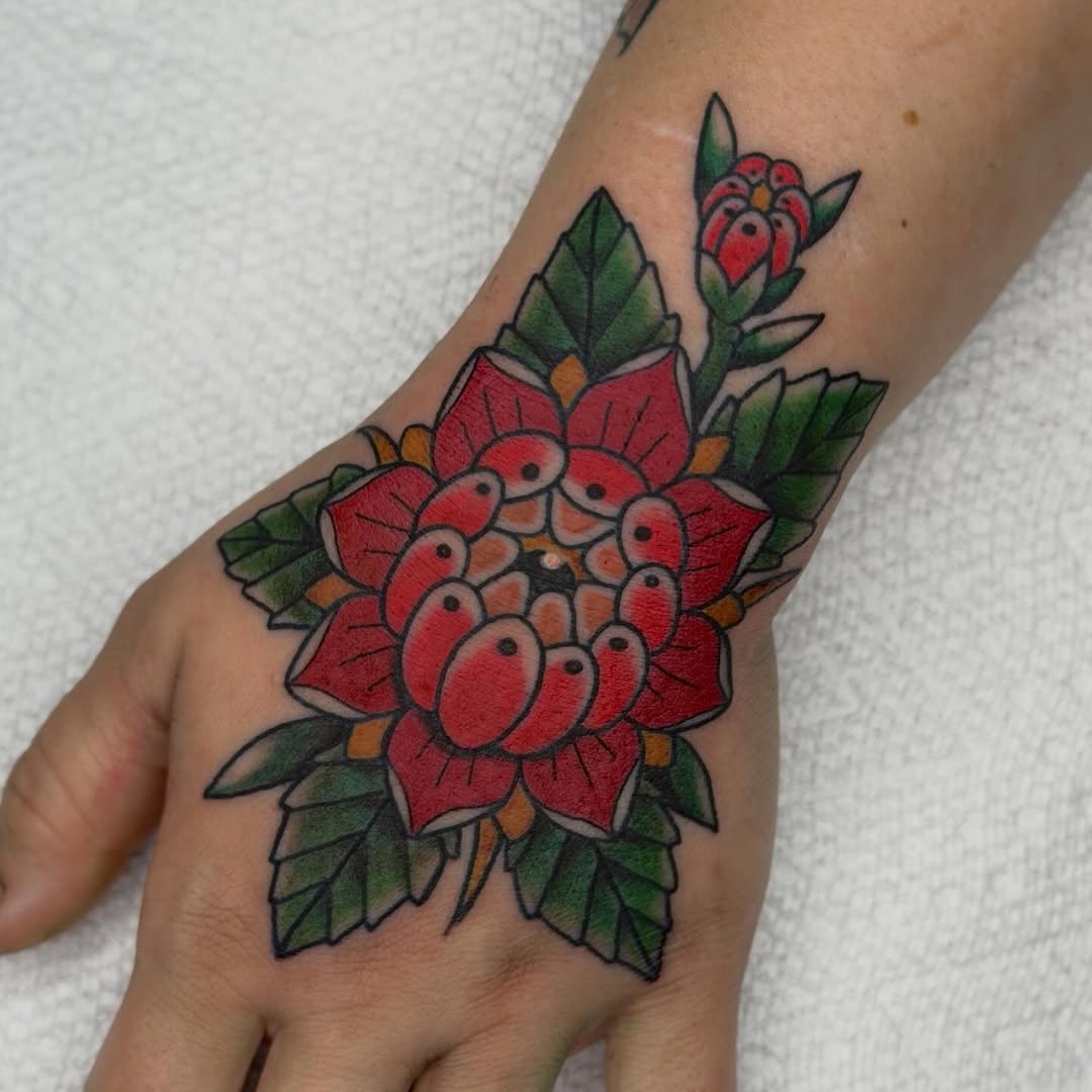 Tattoo by @jennasze.tattoos โ american_traditional