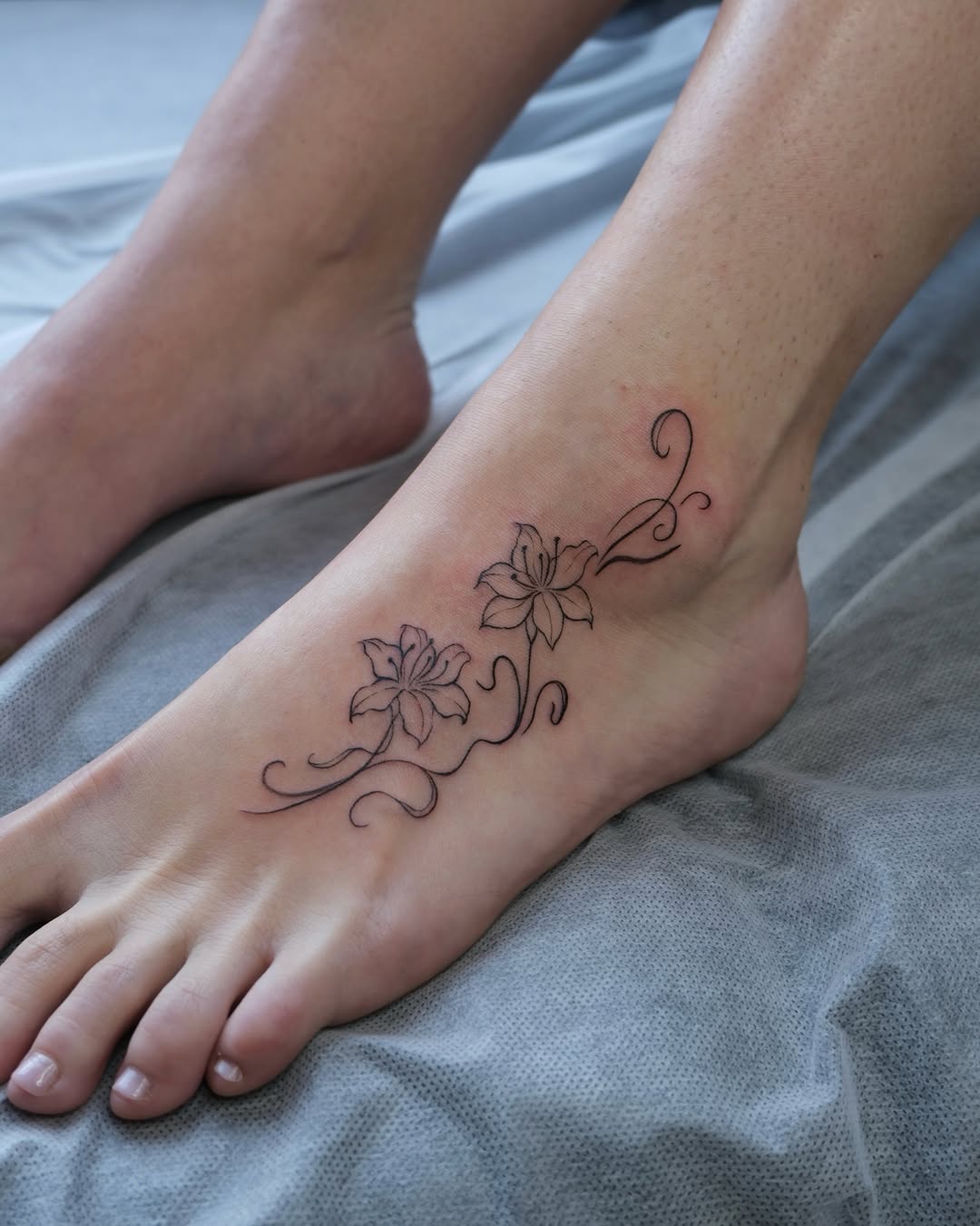 Tattoo by @mu.uutat — fine_line, illustrative