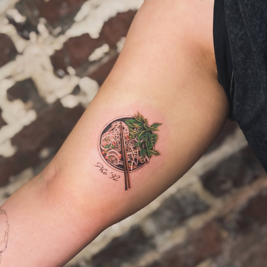 Tattoo by @juhsdink โ realism