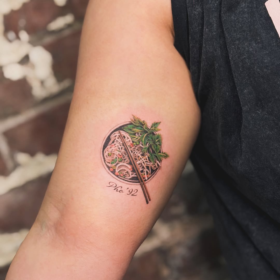Tattoo by @juhsdink โ realism