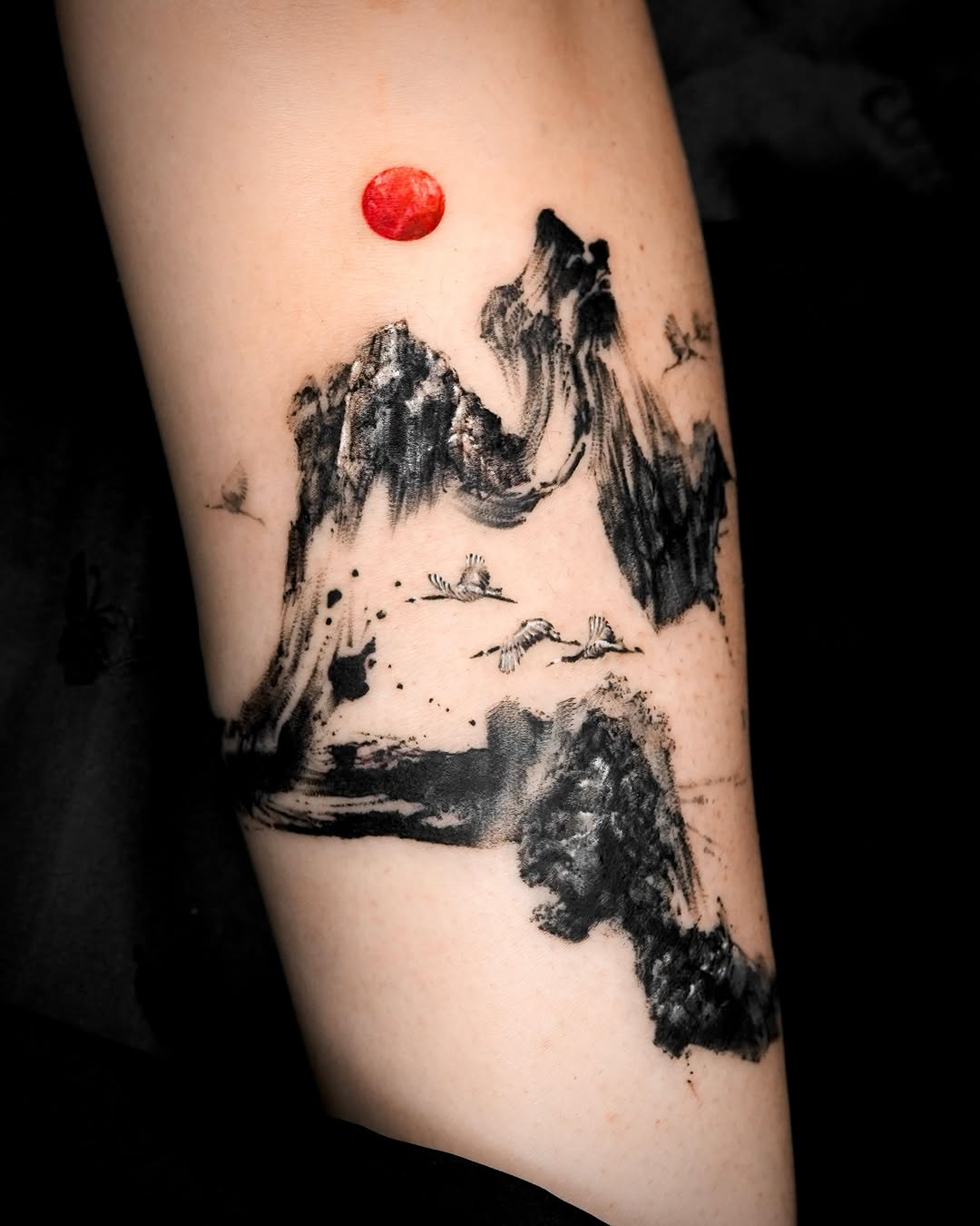 Tattoo by @rizn__tattoo — illustrative, blackwork