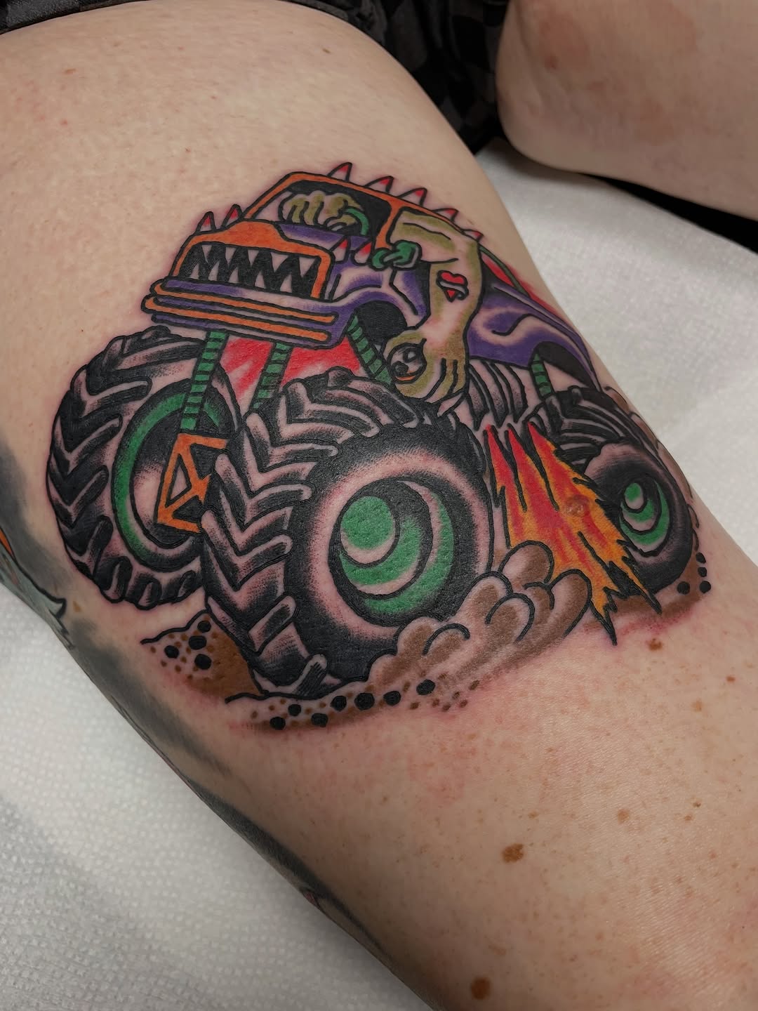 Tattoo by @pizzabref — american_traditional, new_school