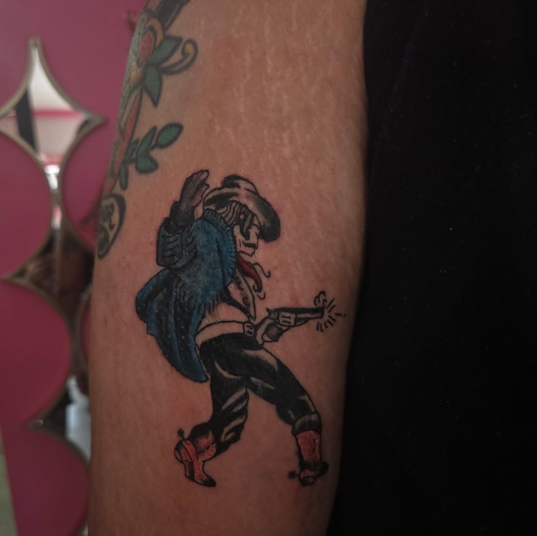Tattoo by @bugpin7rl โ american_traditional