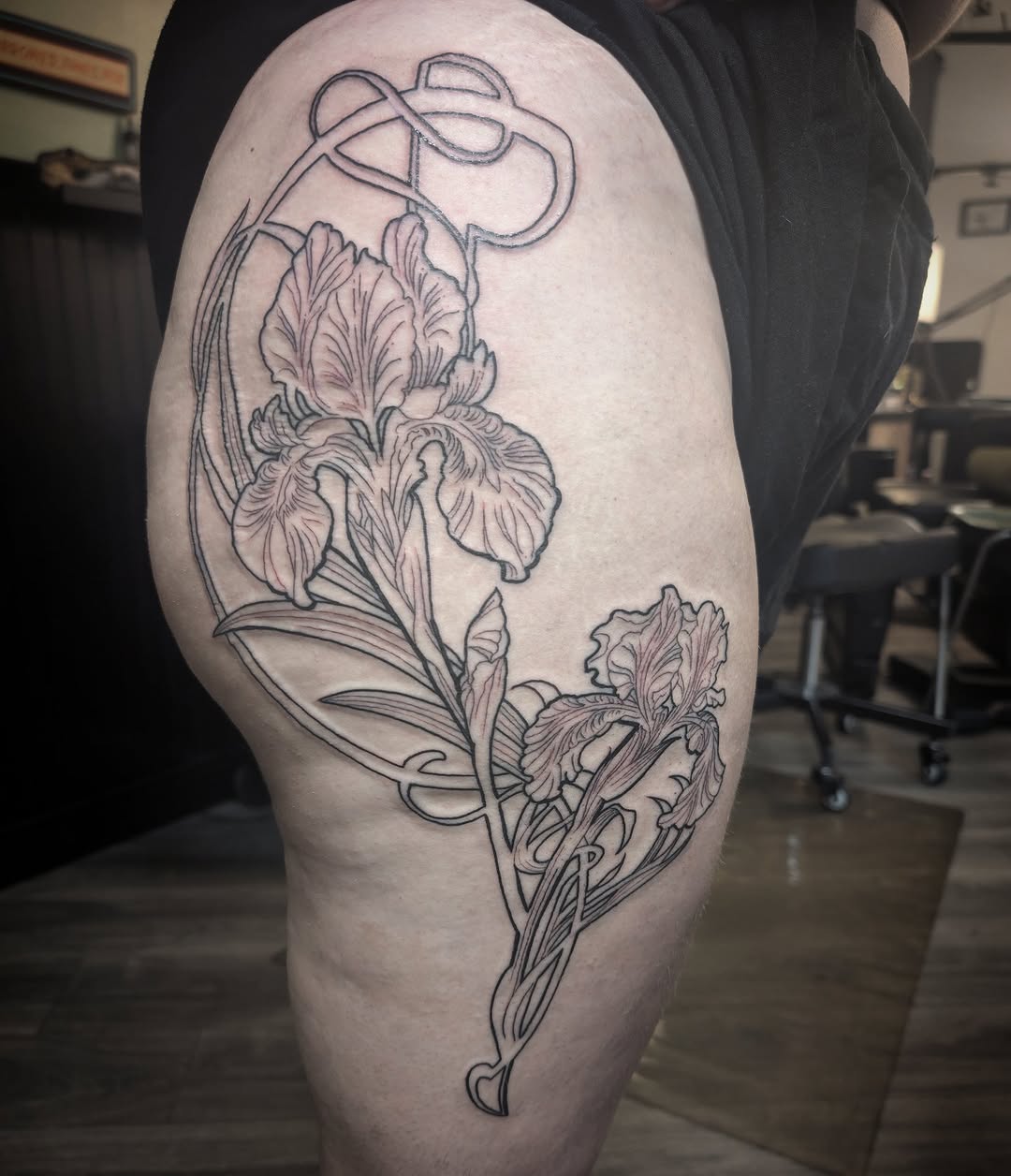Tattoo by @ashtonallentattoo — fine_line