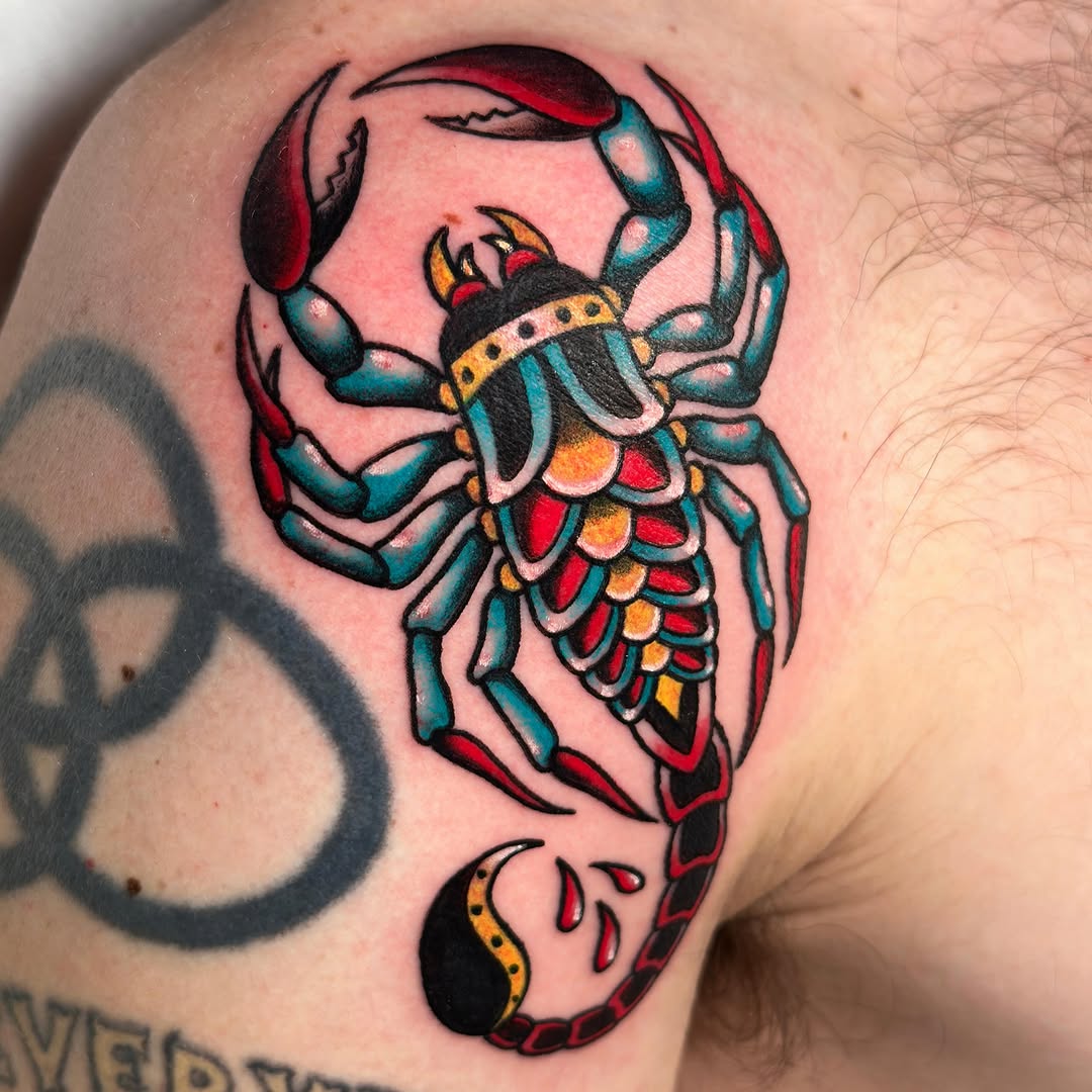 Tattoo by @lajirafa_tattoo — american_traditional, new_school