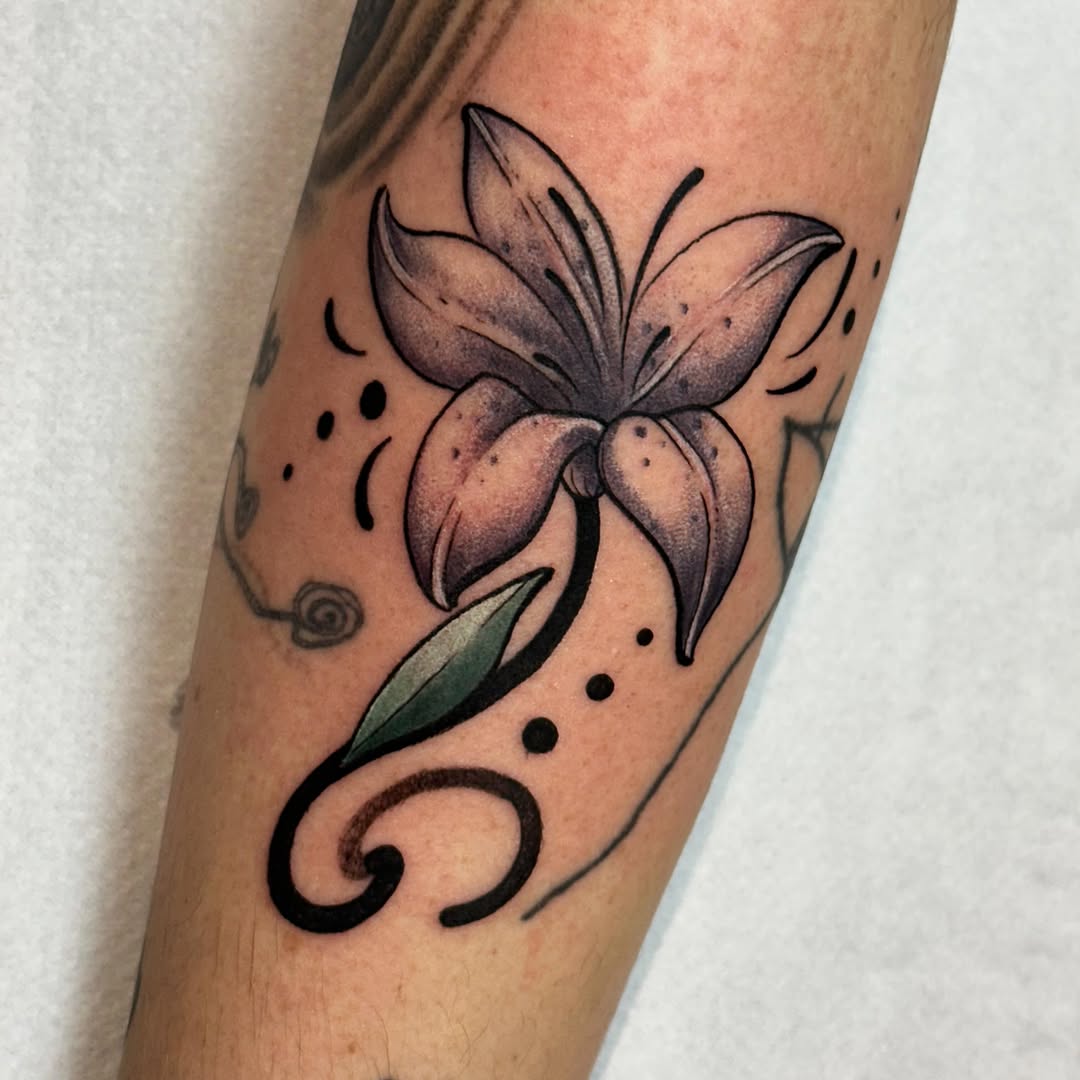 Tattoo by @lajirafa_tattoo — black_and_grey