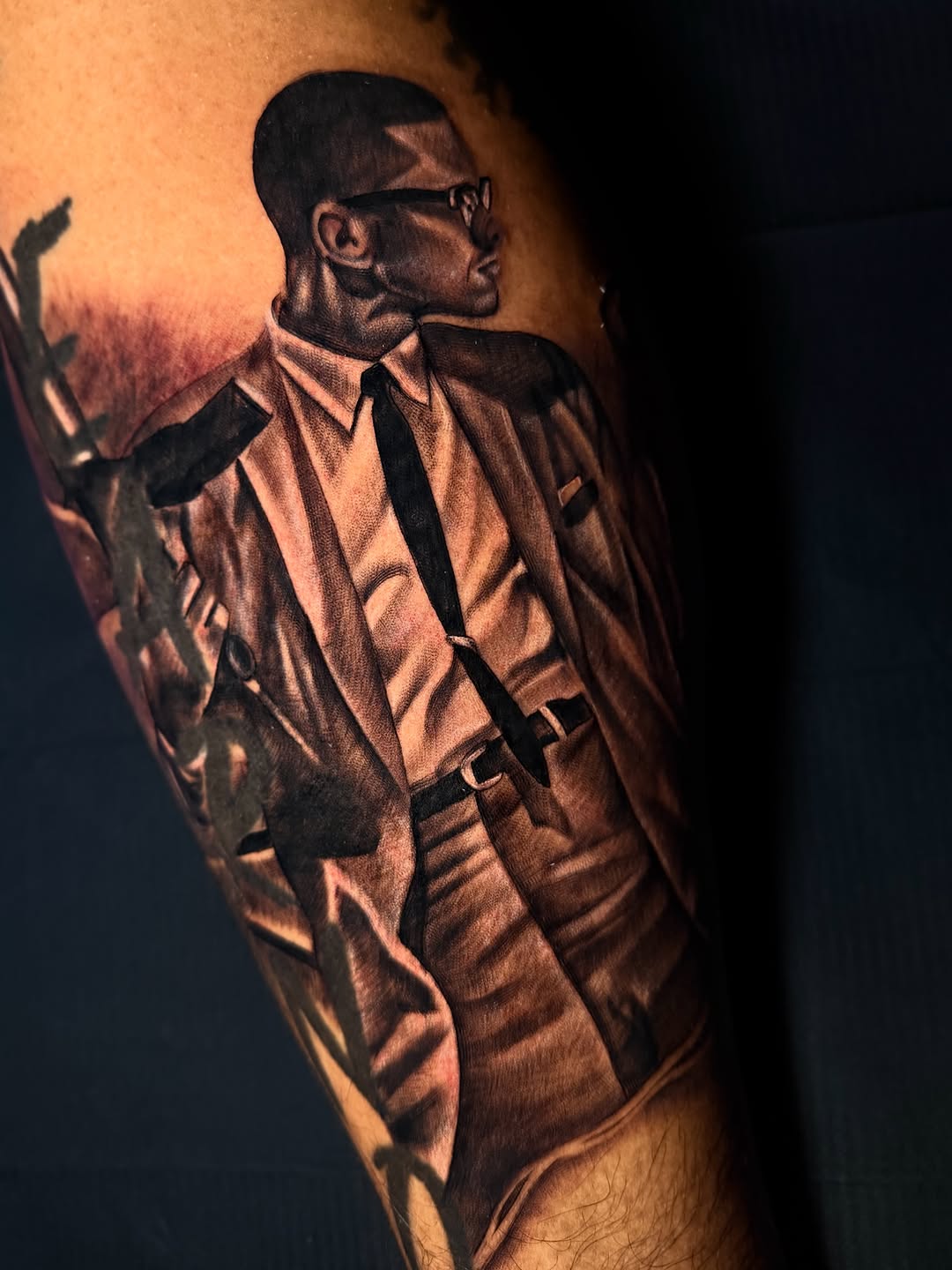 Tattoo by @vondr4e — realism, black_and_grey