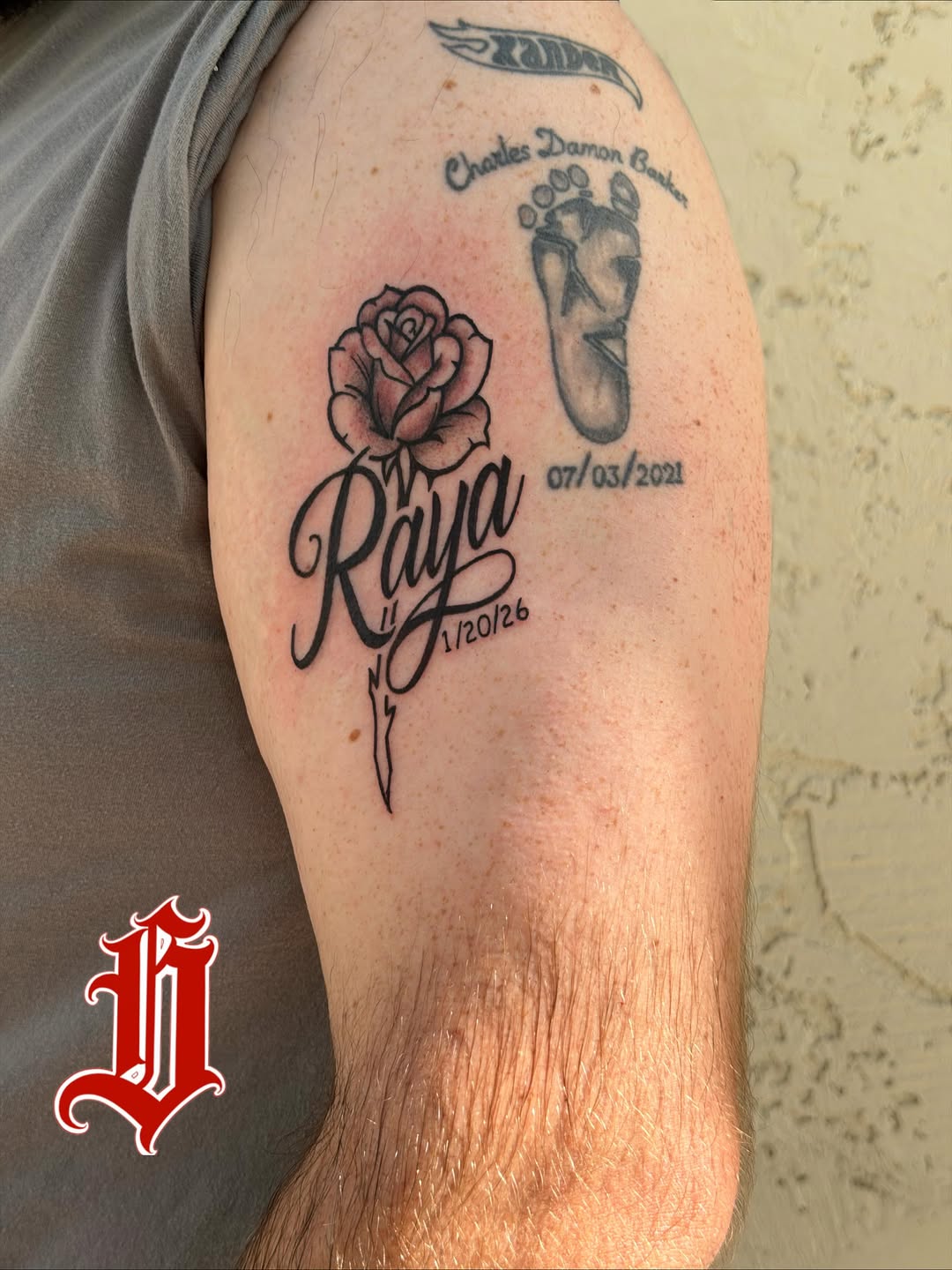 Tattoo by @guera.ink — lettering_script, black_and_grey