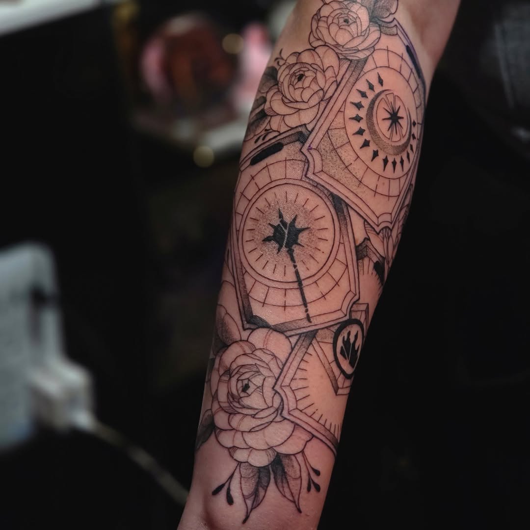 Tattoo by @mimmsytattoo — black_and_grey, geometric